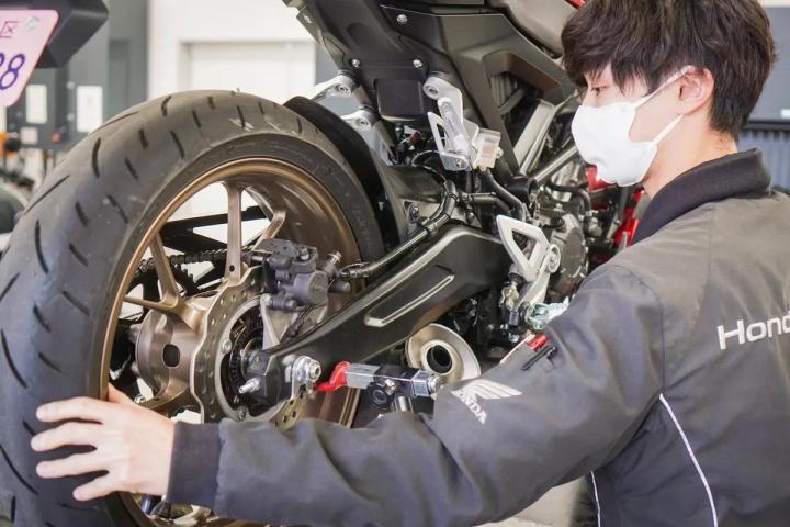 Laher Motor Mulai Berbunyi? Jangan Tunggu Rusak, Servis di AHASS Honda Sekarang!
